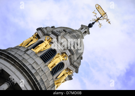 St Marylebone Parish Church, Golden Angel Sculpture Statues Stock Photo