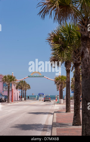Car Entrance To Flagler Avenue Beach And Boardwalk In New Smyrna Beach Florida New Smyrna Allows Private Vehicles To Drive On The Sand And Park Along The Beach Stock Photo Alamy