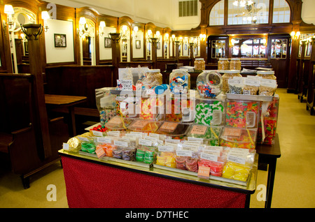 Wisconsin, Manitowoc. Downtown, 8th street. Beerntsen's Confectionery, an, Old Fashioned candy store and ice cream parlor. Stock Photo