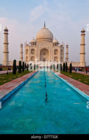 Taj Mahal and reflecting pool, Agra, India Stock Photo