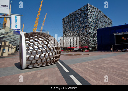 Ravensbourne College and The O2, North Greenwich, London, England Stock Photo