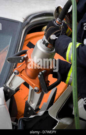 Holmatro Fire & Rescue Cutting Equipment Jaws of Life ...