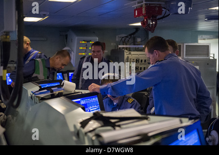 The Main Operations Room (Ops Room) on board the Royal Navy Type 45 destroyer HMS Diamond. Stock Photo