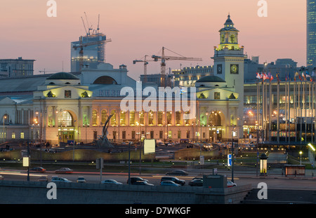 Moscow nigh. Kievsky train station and international business centre as seen from the Moskva River embankment. Moscow, Russia Stock Photo