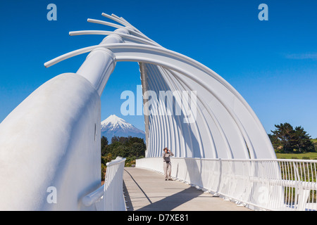 Te Rewa Rewa Bridge and Mount Taranaki Stock Photo