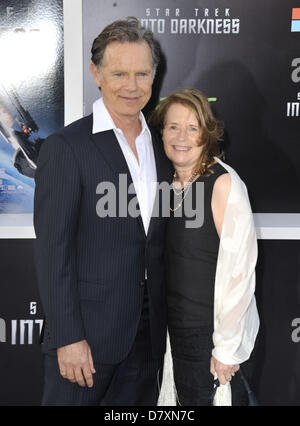 Los Angeles, California, U.S. May 14, 2013.  Bruce Greenwood, Susan Devlin attending the Los Angeles Premiere of ''Star Trek Into Darkness'' held at the Dolby Theater in Hollywood, California on May 14, 2013. 2013.(Credit Image: Credit:  D. Long/Globe Photos/ZUMAPRESS.com/Alamy Live News) Stock Photo