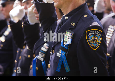 Insigne police New york . USA . Police lieutenant . officer badge