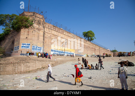Allahabad Fort at the meeting of rivers Ganga and Yamuna near Allahabad, Uttar Pradesh, India Stock Photo