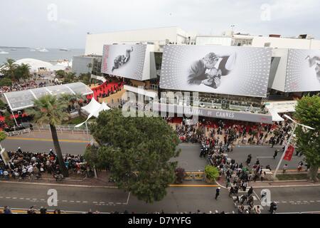 Cannes, France, 15 May 2013. Atmosphere during the premiere of 'The Great Gatsby' at the 66th International Cannes Film Festival at Palais des Festivals in Cannes, France, on 15 May 2013. Photo: Hubert Boesl/DPA/Alamy Live News Stock Photo