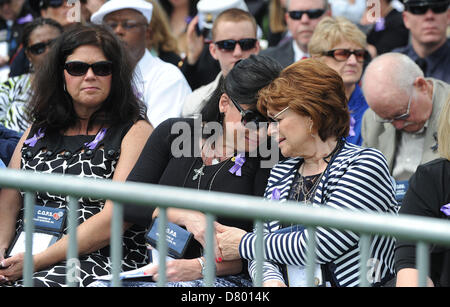 Washington, DC. USA. May 15, 2013. Family members of fallen Police Officers attend the 32nd Annual National Peace Officers' Memorial Service at the West Front Lawn of the U.S. Capitol May 15, 2013 in Washington, DC. Obama attended the annual event to honor law enforcement who were killed in the line of duty in the previous year..Credit: Olivier Douliery / Pool via CNP/DPA/Alamy Live News Stock Photo