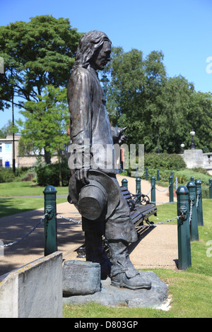 Statue of Izaak Walton, author of “the Compleat Angler” in Victoria Park, Stafford Stock Photo