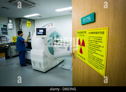 The micro PET CT machine Stock Photo - Alamy