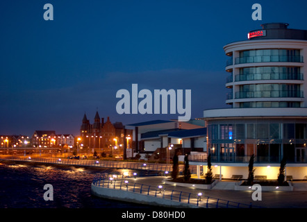 Night scene of the Ramada Plaza and Southport lakeside Stock Photo