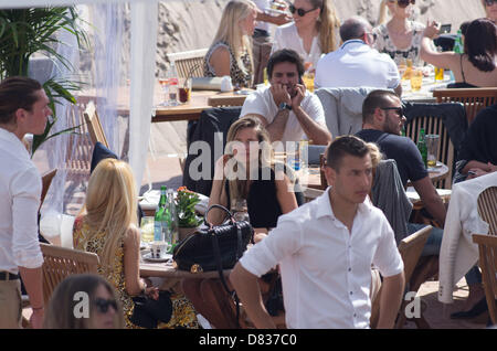 Cannes, France. 17th May 2013. people dinner at nikki beach during the film festival on May 17, 2013 in Cannes, France. Credit:  jonatha borzicchi editorial / Alamy Live News Stock Photo