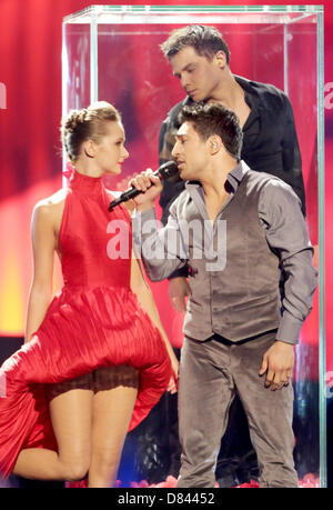 Singer Farid Mammadov (R) representing Azerbaijan performing during the Grand Final of the Eurovision Song Contest 2013 in Malmo, Sweden, 18 May 2013. The annual event is watched by millions of television viewers who also take part in voting. Photo: Joerg Carstensen/dpa +++(c) dpa - Bildfunk+++ Stock Photo