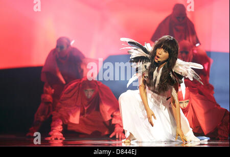 Swedish singer Loreen, winner of the ESC 2012, performing during the Grand Final of the Eurovision Song Contest 2013 in Malmo, Sweden, 18 May 2013. The annual event is watched by millions of television viewers who also take part in voting. Photo: Joerg Carstensen/dpa +++(c) dpa - Bildfunk+++ Stock Photo