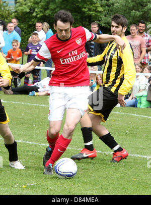 Bedfordshire, UK. 19th May, 2013. Royal Family TV actor Ralf Little plays for Arsenal 'Legends' team in a charity football fundraiser against teachers of Sandye Place Academy, Bedfordshire - May 19th 2013  Photo by Keith Mayhew/Alamy Live News Stock Photo