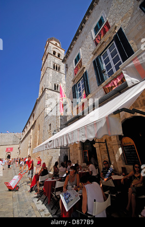 DUBROVNIK, CROATIA. A cafe on Stradun (Placa), the main thoroughfare in the medieval walled town. 2010. Stock Photo