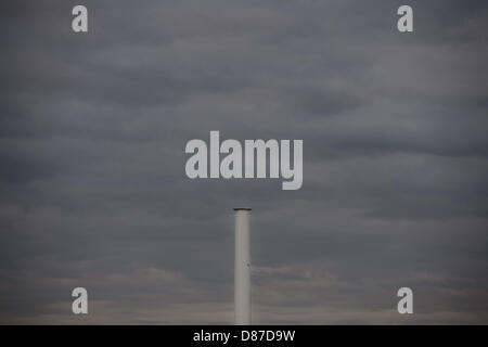 A wind turbine mast stands on 20.05.2013 in Kraenzlin (Brandenburg) on a field. Photo: Robert Schlesinger Stock Photo