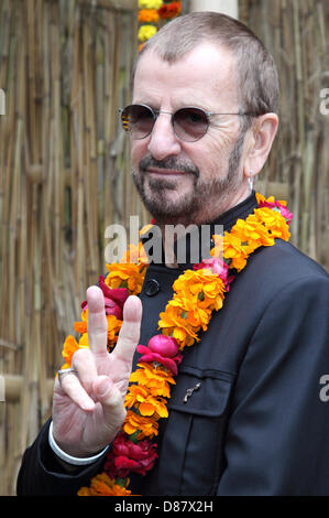 Chelsea, London, UK. May 20th 2013. Ringo Starr at the RHS Chelsea Flower Show Press and VIP Preview Day, Royal Hospital, Chelsea, London - May 20th 2013  Photo by Keith Mayhew/Alamy Live News Stock Photo