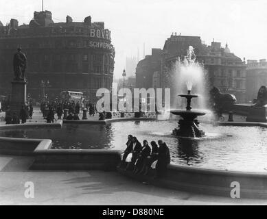 TRAFALGAR SQUARE/1930S Stock Photo