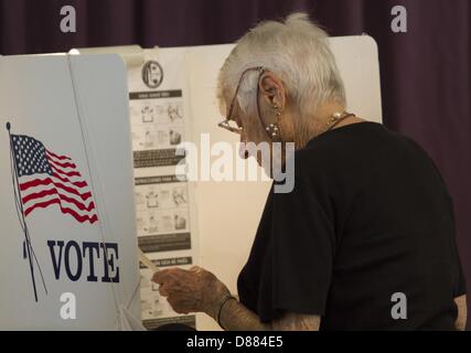 Los Angeles, California, USA. 21st May 2013. A woman marks her ballot in an election that is expected to have very low voter turnout for the race between Los Angeles City Controller Wendy Greuel and Councilman Eric Garcetti for Los Angeles mayor on May 21, 2013 in Los Angeles, California. (Credit Image: Credit:  Ringo Chiu/ZUMAPRESS.com/Alamy Live News) Stock Photo