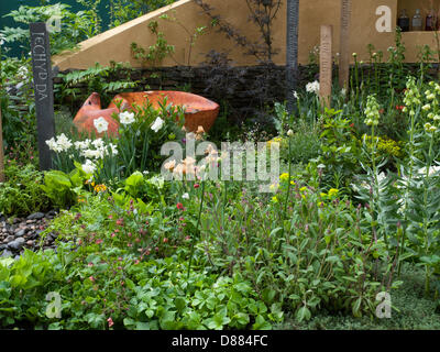 London, UK. 20th May 2013. The get well soon Garden. London, UK. Credit:  Ian Thwaites / Alamy Live News Stock Photo