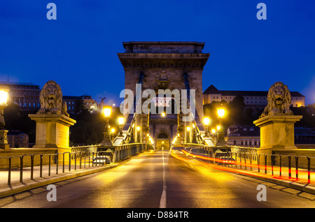 Night view of the famous Chain Bridge in Budapest, Hungary. Stock Photo