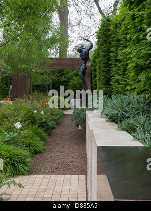 London, UK. 20th May 2013. The Laurent- Perrier Garden. London, UK. Credit:  Ian Thwaites / Alamy Live News Stock Photo