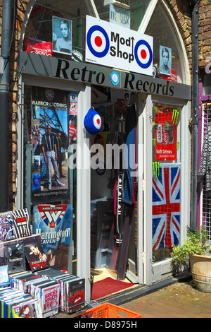 Retro record shop in Hastings Old Town Westhill Arcade George Street England UK Stock Photo