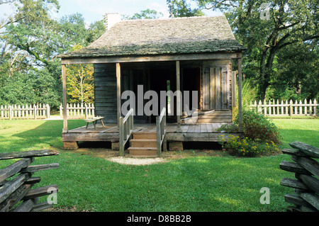 Elk283-4172 Louisiana, Cajun Country, St Martinville, Longfellow Evangeline State Historic Site, Acadian cabin Stock Photo