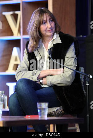 Fashion designer and queen of shabby chic Cath Kidston talks to Lisa Armstrong at Hay 2013. Stock Photo