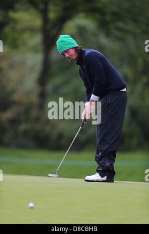 Wentworth, UK. 24th May 2013. Kristoffer Broberg (SWE) putting during the Second Round of the 2013 BMW PGA Championship from Wentworth Golf Club. Credit:  Action Plus Sports Images / Alamy Live News Stock Photo