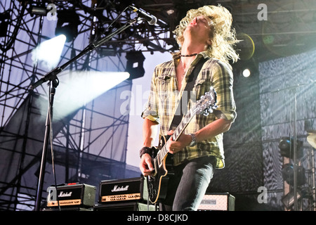 Lead singer of Fuel, Brett Scallions plays guitar at Musikfest. Stock Photo