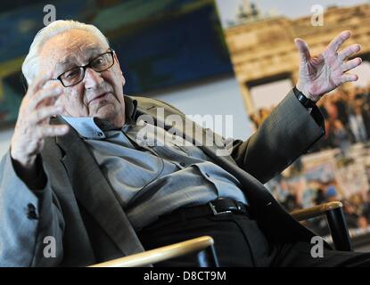 Politician Egon Bahr (SPD) speaks at an event about Berlin locations of the Uprising of 1953 in the GDR 60 years ago in Berlin, Germany, 24 May 2013. Photo: Britta Pedersen Stock Photo