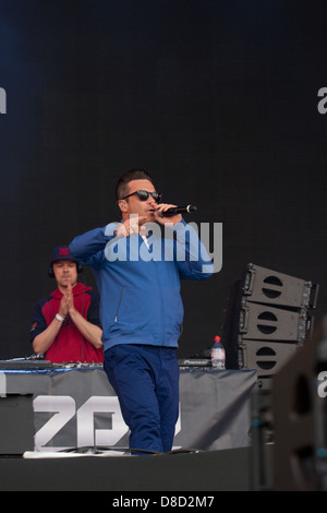 International singing sensation Robbie Williams joined rap star Dizzee Rascal on stage at the Radio1's One Big Weekend in Derry, Londonderry. Stock Photo