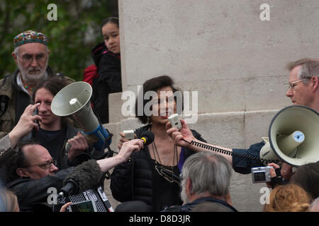 2013-05-25 Westminster, London. Bianca Jagger addresses the crowd gathered outside Parliament to protest against genetically modified foodstuffs and crop seed giant Monsanto Stock Photo