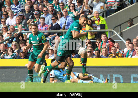 London, UK.  25th May 2013. Leicester Tigers Steve Mafi makes a break during the Aviva Premiership Rugby Final between Leicester Tigers and Northampton Saints from Twickenham. Credit: Action Plus Sports Images/Alamy Live News Stock Photo
