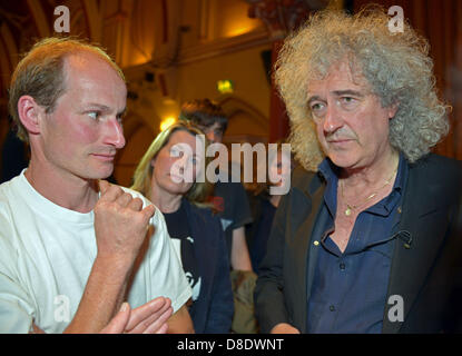 Dorchester, UK. 24th May, 2013. Former Queen guitarist and vice-president of the RSPCA Brian May spoke out against the Government plans to introduce a Badger Cull in the South West of England. The anti-cull meeting  was organised by the RSPCA and held in Dorchester, Dorset, Britain. 24th May, 2013  PICTURE BY: DORSET MEDIA SERVICE/Alamy Live News Stock Photo