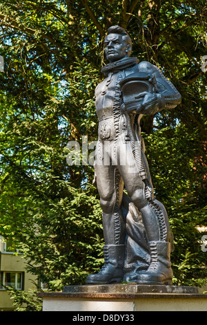 Sculpture of a jet pilot in front of former Kommandantenvilla in Waldstadt Wünsdorf, Brandenburg, Germany Stock Photo