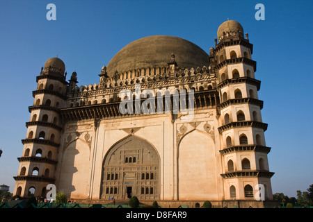 Asien, Indien, Karnataka, Bijapur, Golgumbaz, Archaeologisches Museum und Mausoleum von Mohammed Adil Shah Stock Photo