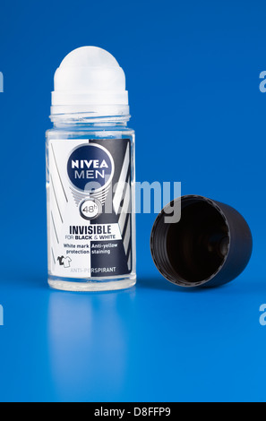 Nivea 48 hour roll on anti yellow staining invisible white mark protection anti perspirant for men Stock Photo