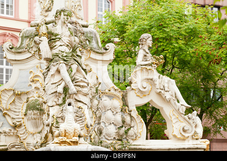 Trier/ Treves: Sankt Georgsbrunnen (Fountain of Saint Georg) at the 'Kornmarkt'; Rhineland-Palatinate, Germany, Europe Stock Photo