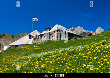 Mountain hut Grubenberghuette of the Swiss Alpine Club, Gastlosen mountain range, Préalpes Fribourgeoises, Switzerland Stock Photo