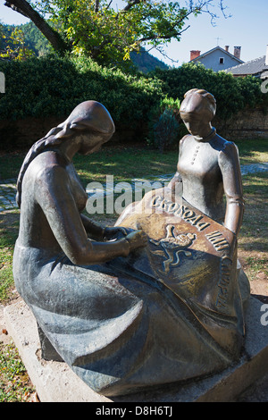 Europe, Bulgaria, Tryavna, statue of women embroidering Stock Photo