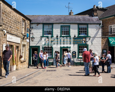 Bakewell Pudding Factory shop in Bakewell, Derbyshire, England. Stock Photo