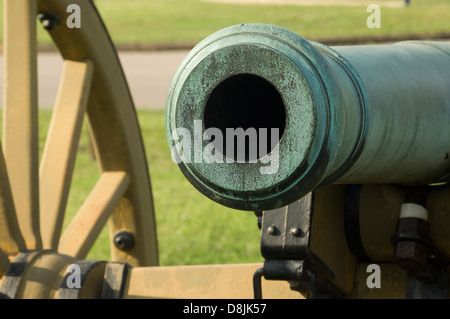 Muzzle of a Model 1841 6-pounder smoothbore cannon, Shiloh National Military Park, Tennessee. Digital photograph Stock Photo