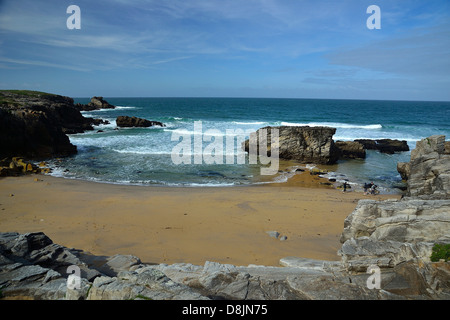 Côte Sauvage (The Wild coast), Port Pigeon (Other name : Port Goulom), Quiberon peninsula (Brittany, France). Stock Photo