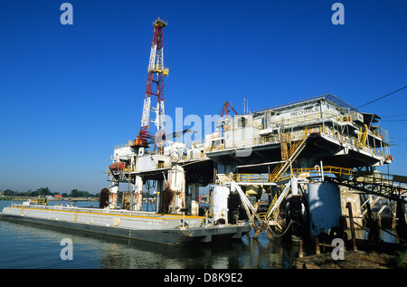 Withur Rig Ms/ms Drilling Rig Mississippi River Louisiana America USA Stock Photo - Alamy