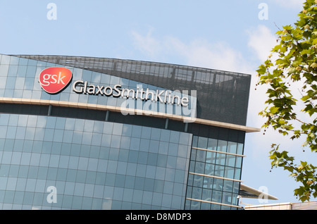 The front elevation of the GlaxoSmithKline head office building in ...